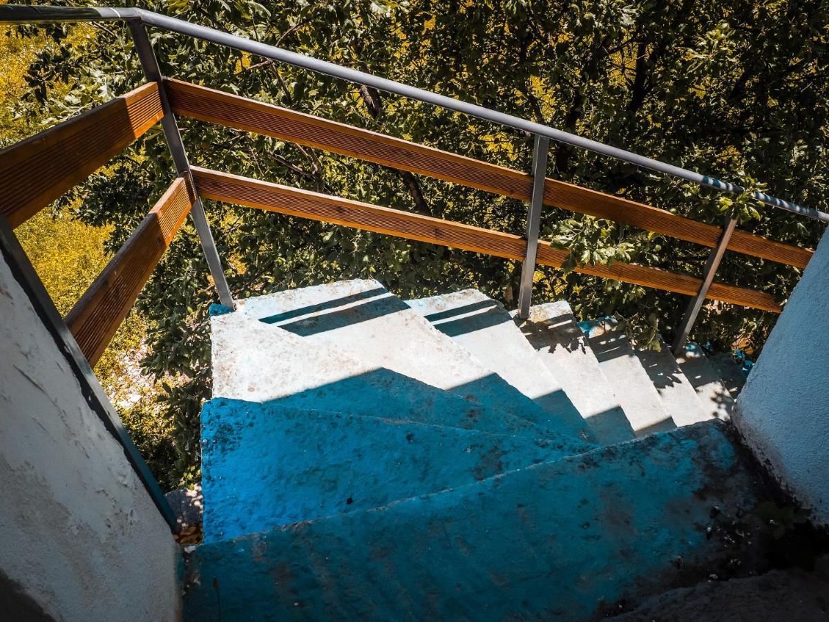 Sun Bakers Hostel Himare Buitenkant foto